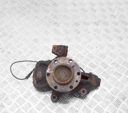 Front wheel hub