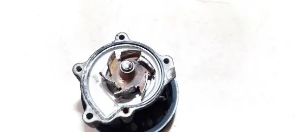 Mercedes-Benz A W168 Water pump a1662020010