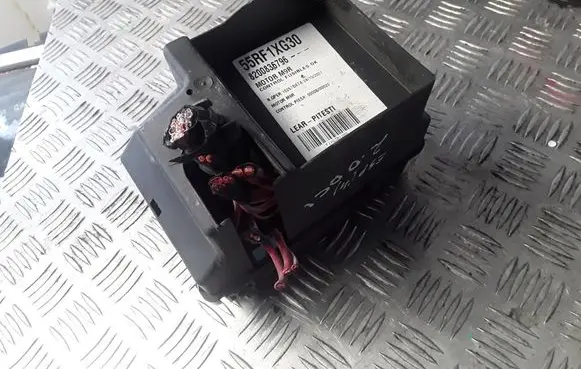Renault Espace - Grand espace IV Fuse module 8200836796