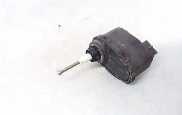 Audi 100 S4 C4 Headlight level adjustment motor 00437545