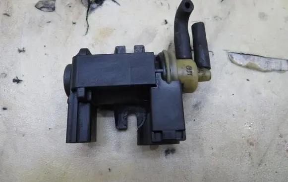 Audi Q5 SQ5 Valve vacuum 88K0906627