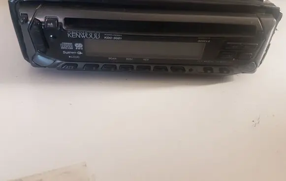 Mitsubishi Pajero Sport I CD/DVD changer 