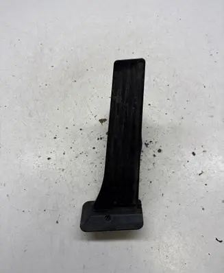 Accelerator throttle pedal