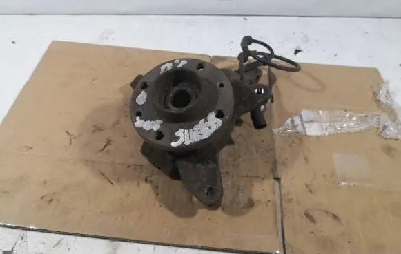 Renault Scenic I Front wheel hub spindle knuckle