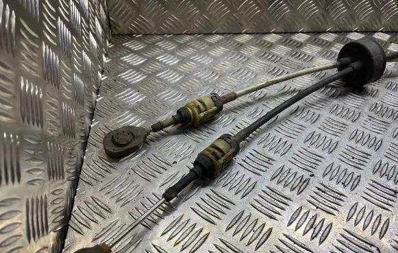 Opel Astra G Gear shift cable linkage