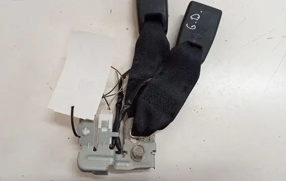 Mazda 6 Rear seatbelt buckle B2000C