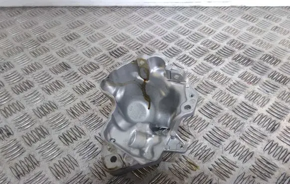 Mercedes-Benz E W238 Engine mounting bracket A2740920534