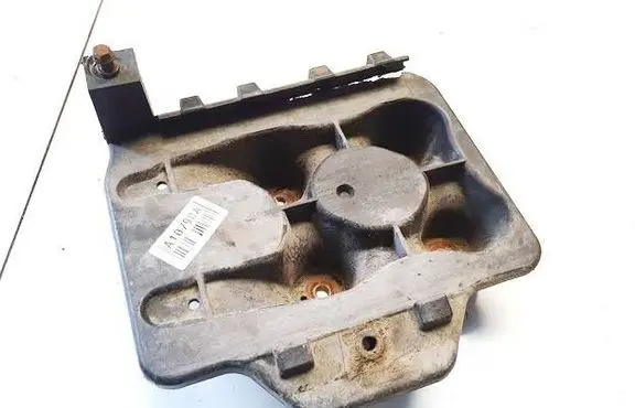 Battery box tray