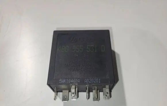 Seat Leon (1M) Window wiper relay 4B0955531D