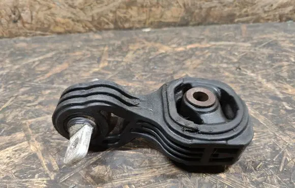 Honda Civic Engine mount bracket 803760