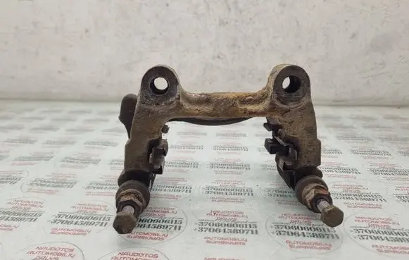 Volkswagen PASSAT B7 Brake caliper pad carrier rear