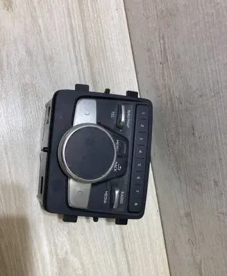 Multifunctional control switch/knob