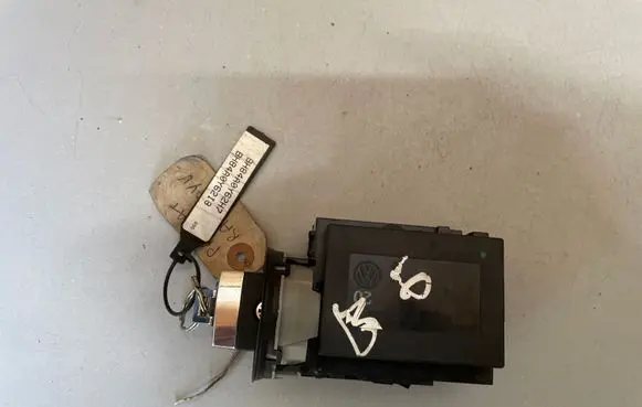 Volkswagen PASSAT B6 Ignition lock 3C0905843R
