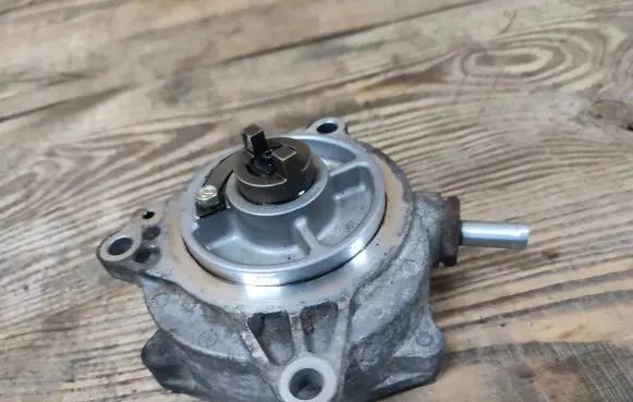 Subaru Impreza III Vacuum pump