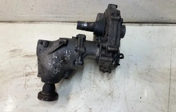 Gearbox transfer box case