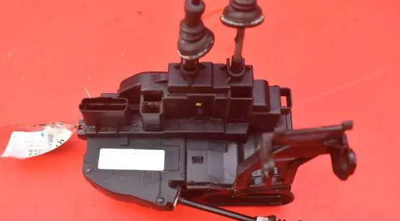 Hyundai Santa Fe Front door lock 81310-2B020