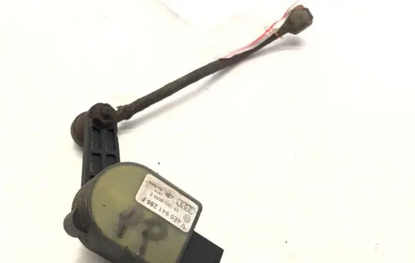 Audi A8 S8 D3 4E Headlight/headlamp level sensor 4E0907503C