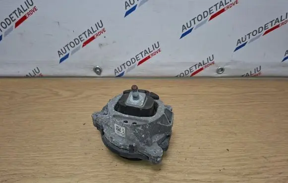 BMW 4 F32 F33 Engine mount bracket 6855456