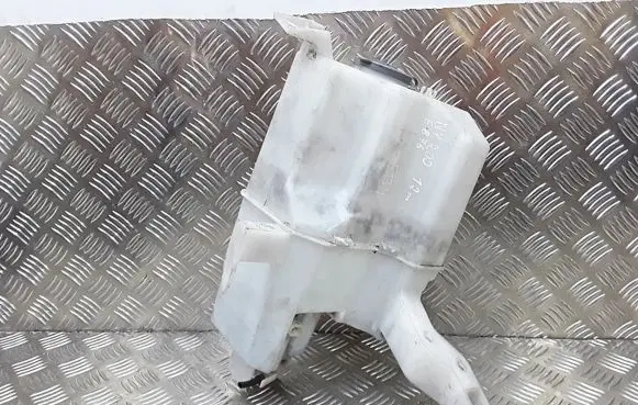 Nissan NV200 Windshield washer fluid reservoir/tank