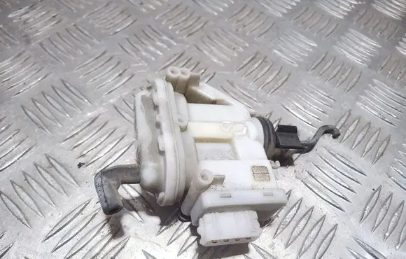 Volkswagen PASSAT B4 Central locking motor 3A0862153