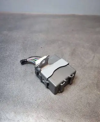 Toyota Avensis T270 Door control unit/module 85970-20020