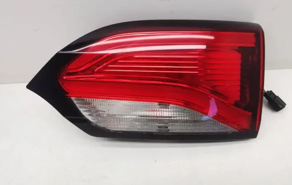Chrysler Pacifica Tailgate rear/tail lights P68228940AE