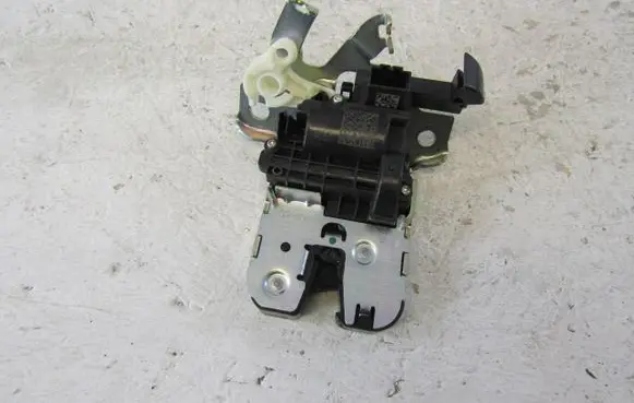 Skoda Octavia Mk4 Tailgate/trunk/boot lock/catch/latch 5E382750501S