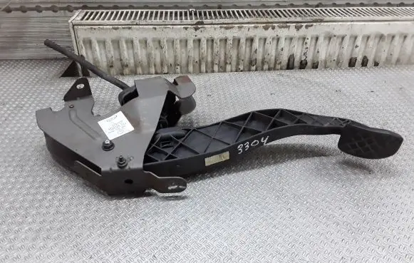 Volkswagen Transporter - Caravelle T5 Clutch pedal 7H1721059K