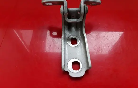 Opel Zafira C Rear door lower hinge 0515