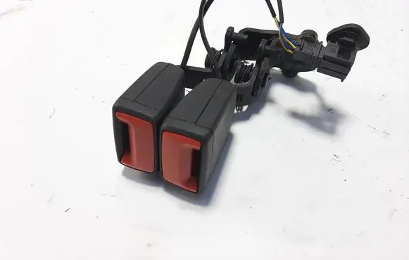 Skoda Superb B8 (3V) Middle seatbelt buckle (rear) 3V0857739A