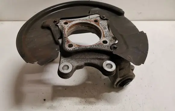 Rear wheel hub spindle/knuckle