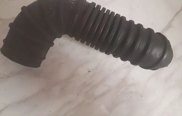Nissan Navara D22 Air intake hose/pipe