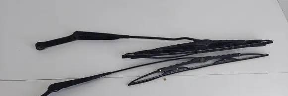 Audi A4 S4 B5 8D Front wiper blade arm 8D1955407