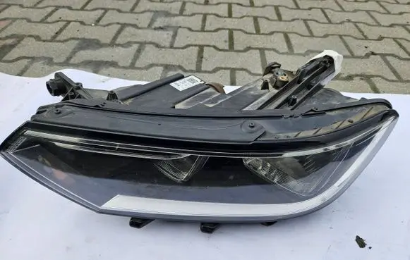 Volkswagen PASSAT B8 Headlight/headlamp 3G1941005B 90049907 TH7H9WY21M