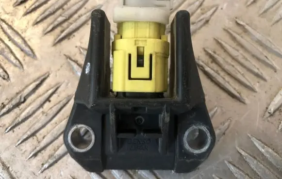 Subaru Legacy Airbag deployment crash/impact sensor 98231AG000