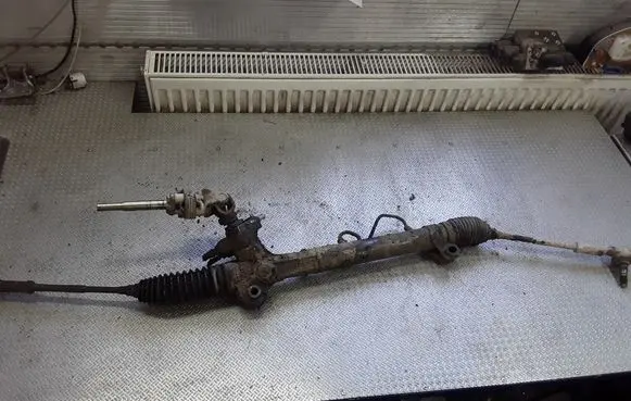 Nissan X-Trail T30 Steering rack