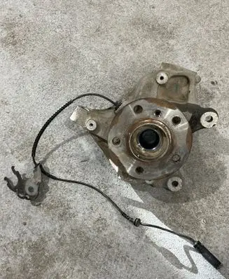 BMW X2 F39 Front wheel hub 6876646 6076854