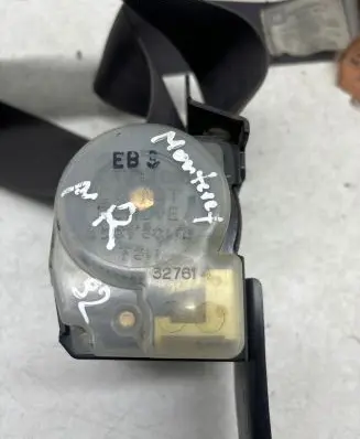 Opel Monterey Front seatbelt 327614 0421067