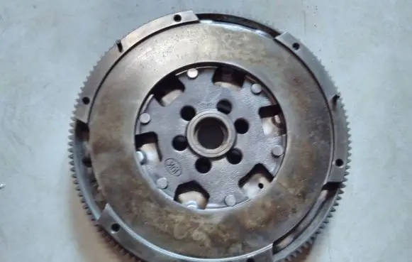 Audi TT Mk1 Dual mass flywheel 06A105266P 06A105266J 415011110