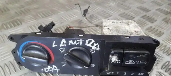 Hyundai Lantra II Climate control unit
