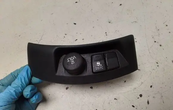Volvo V50 ESP (stability program) switch 8691530 19206 04W27T