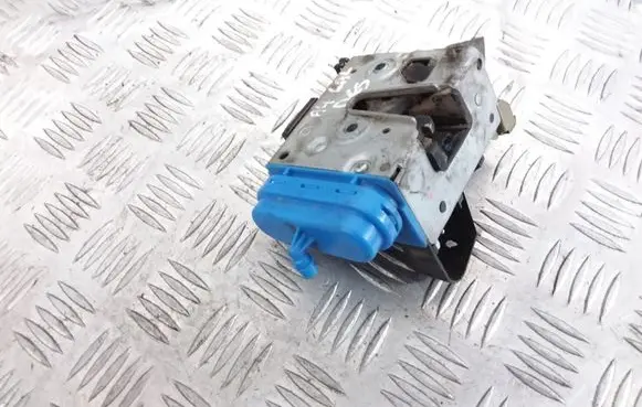 Audi A4 S4 B5 8D Rear door lock 8D0839016A