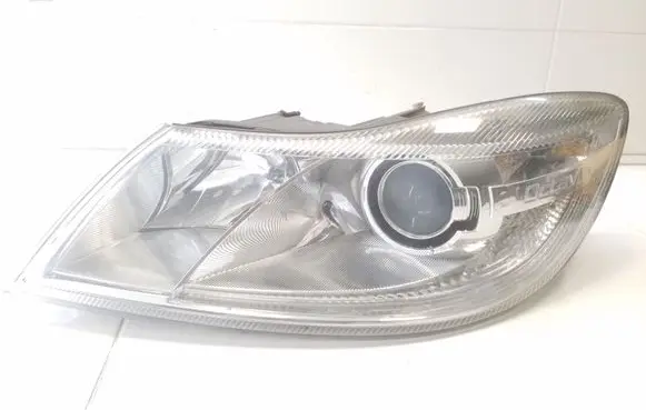 Skoda Octavia Mk2 (1Z) Headlight/headlamp 1Z1941015G 7L6941329 5DV00961000
