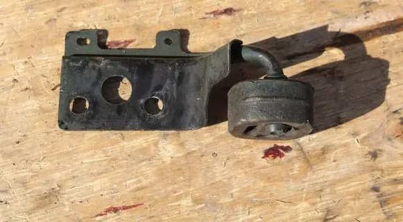 Audi A4 S4 B9 Muffler mount bracket/holder 8W0253144F