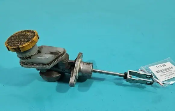 Clutch slave cylinder