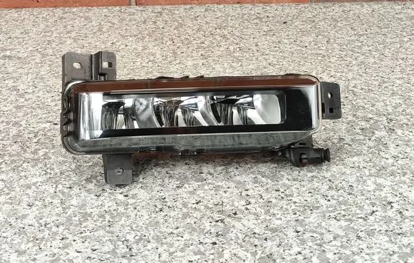 BMW 3 G20 G21 Front fog light 7433788