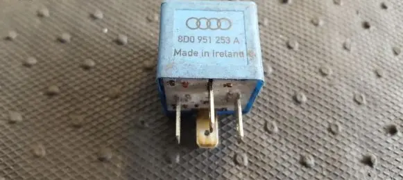 Audi A6 S6 C5 4B Other relay 8D0951253A 899313000