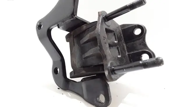 Hyundai Santa Fe Engine mount bracket 218323F050