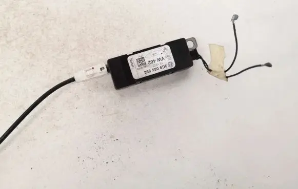 Volkswagen PASSAT B6 Antenna control unit 3c9035552