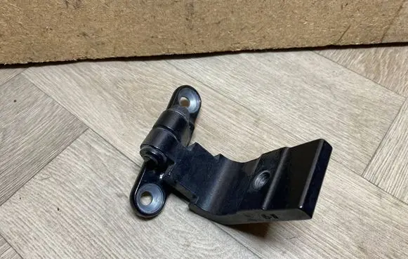 BMW 5 F10 F11 Rear door lower hinge 7185636